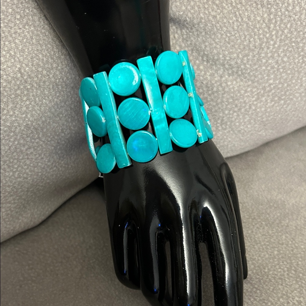 turquoise stretch bracelet by the brand Erica